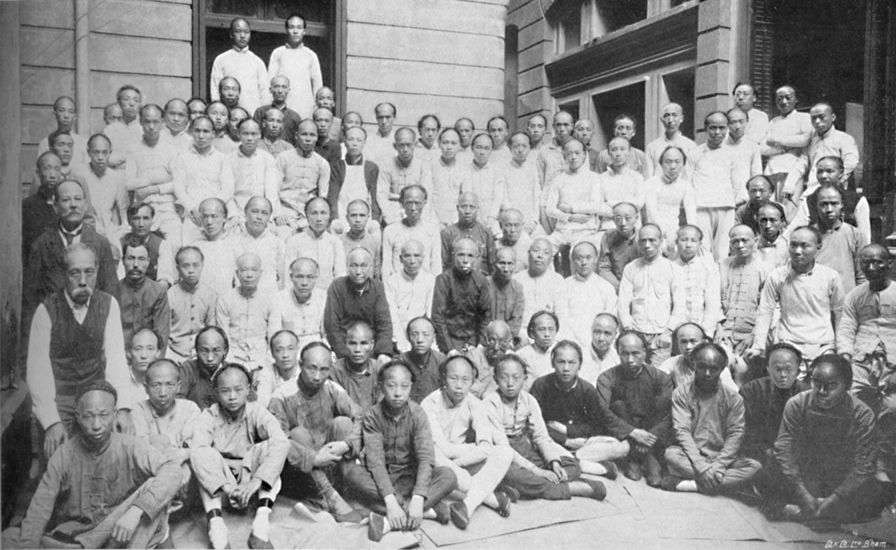 Kompozytorzy i dziennikarze, North China Daily News Office, 1910 autorstwa Cox Company Ltd