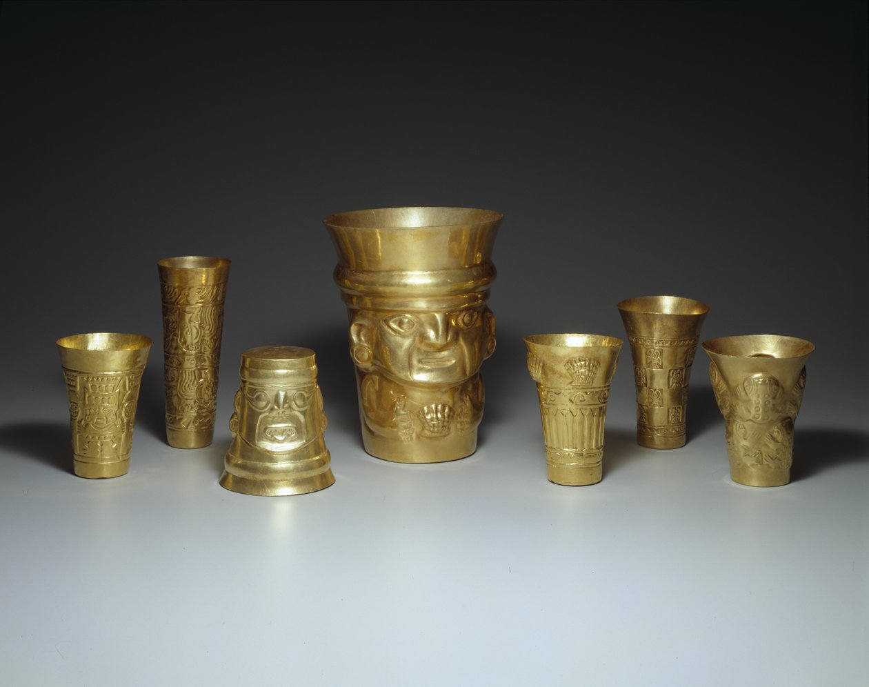 Zlewki, 900-1100 (złoto) autorstwa Culture Sicán