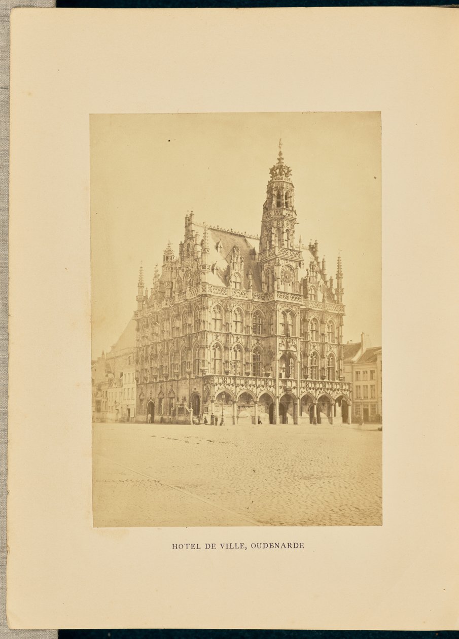 Hotel de ville, Oudenarde autorstwa Cundall and Fleming