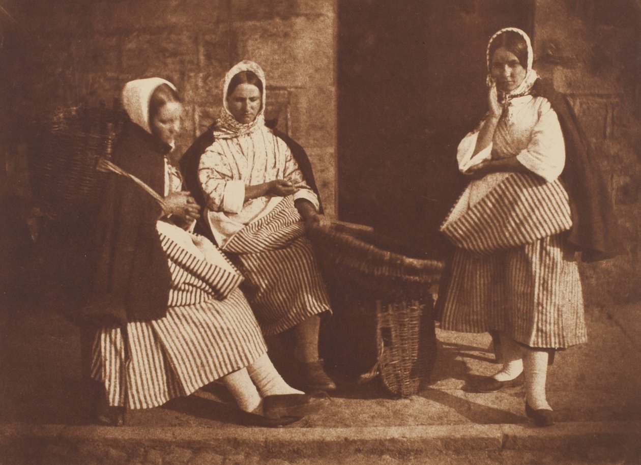 Pani Logan i dwie nieznane kobiety, Newhaven autorstwa David Octavius Hill