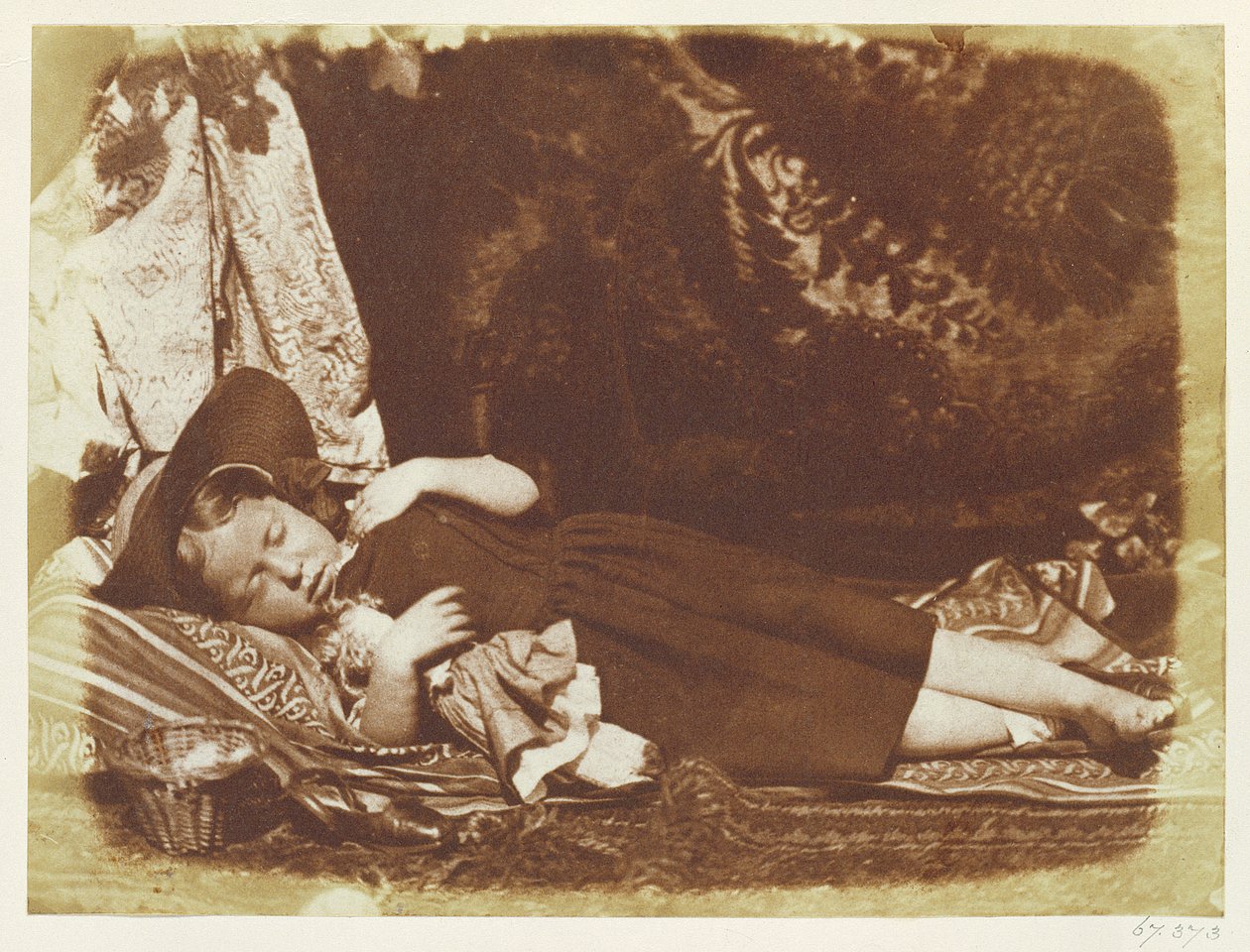 Bedfellows, ok. 1843-47 (odbitka na papierze solonym z negatywu kalotypu) autorstwa David Octavius Hill