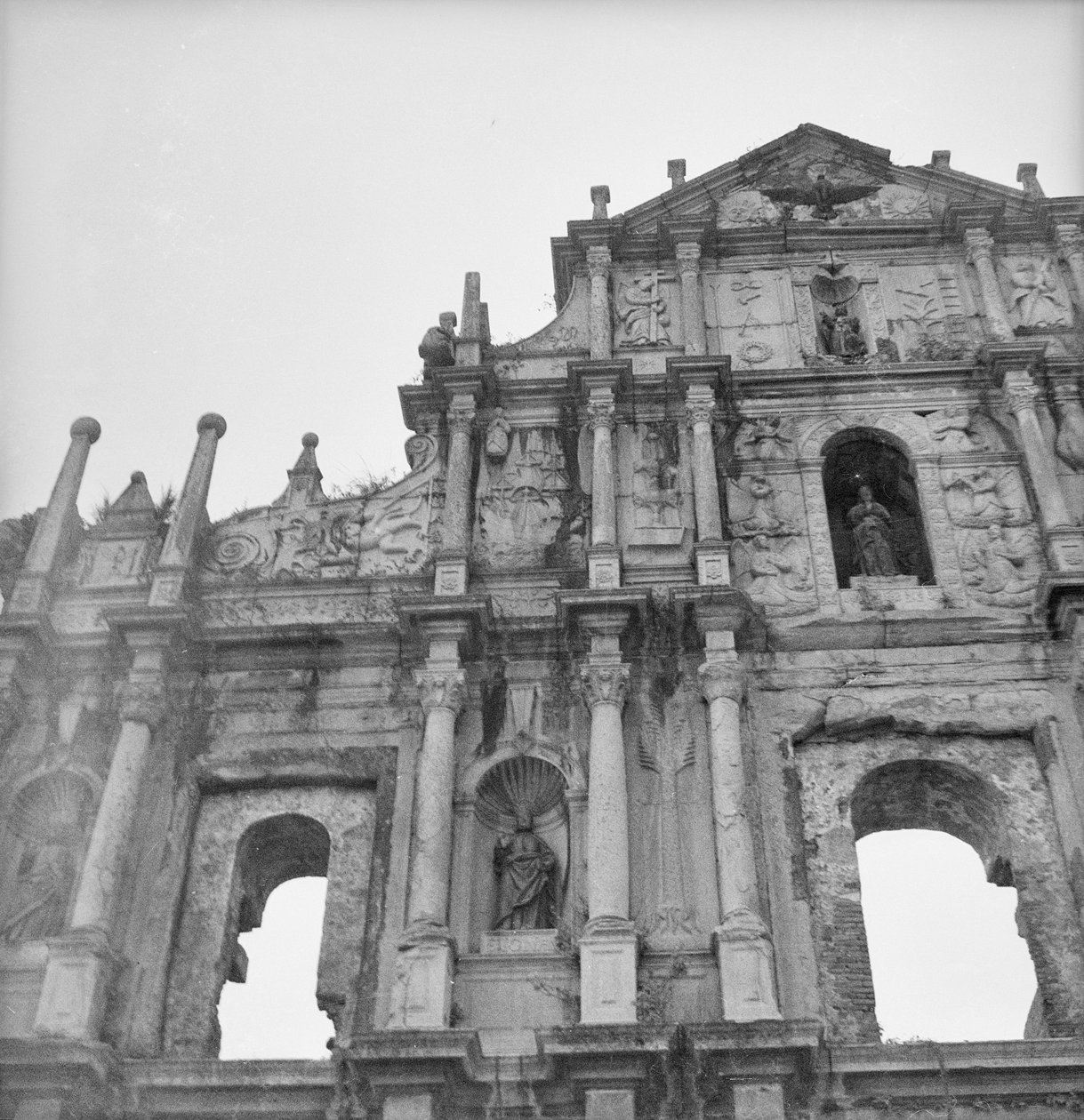 Fasada ruin kościoła św. Pawła w Makau autorstwa David Watkin Waters