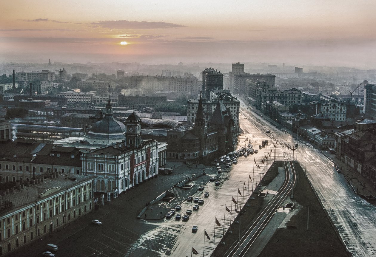 ZSRR Plac Moskiewskiego Komsomołu, stacje Leningrad i Jarosław autorstwa Dean Conger