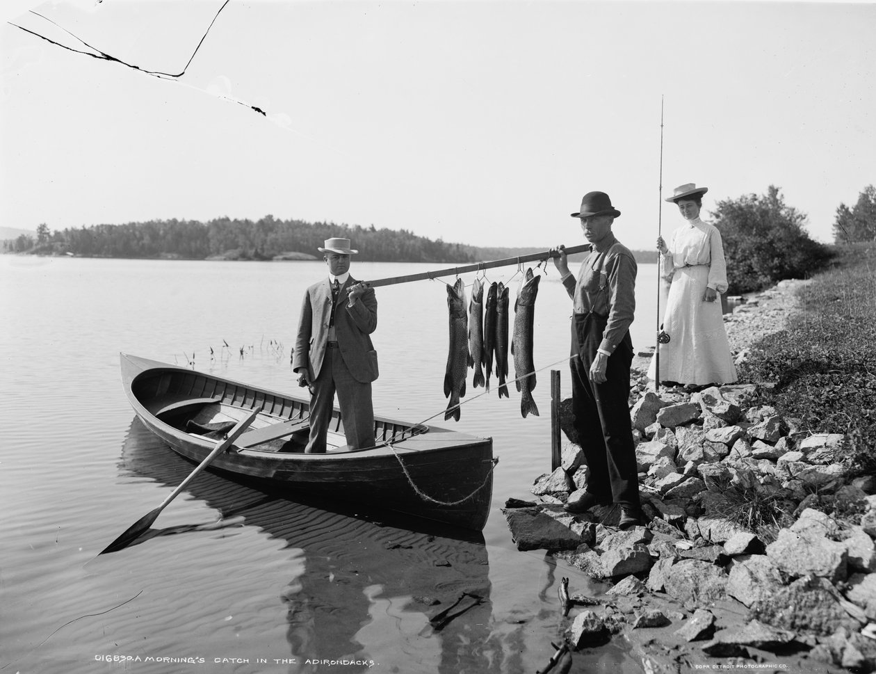 Poranny połów w Adirondacks, ok. 1903 r. autorstwa Detroit Publishing Co.