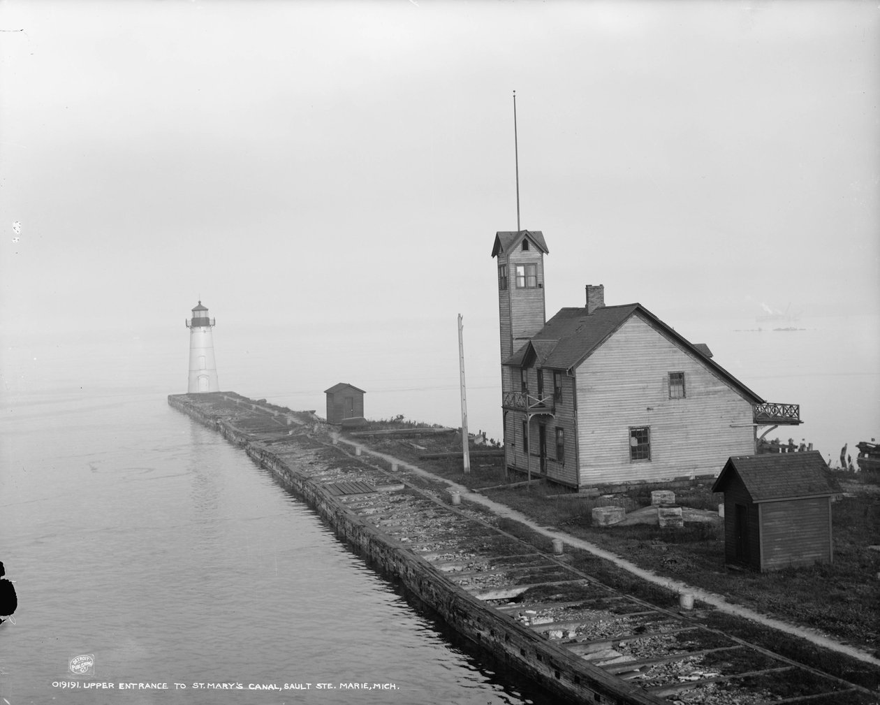 Wejście do Kanału Mariackiego, Sault Ste. Marie, Michigan, c.1900-06 autorstwa Detroit Publishing Co.