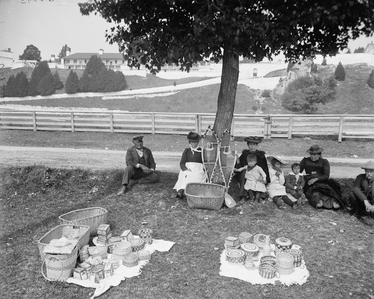 Indyjski targ koszykowy, Mackinac, ok. 1905 r. autorstwa Detroit Publishing Co.