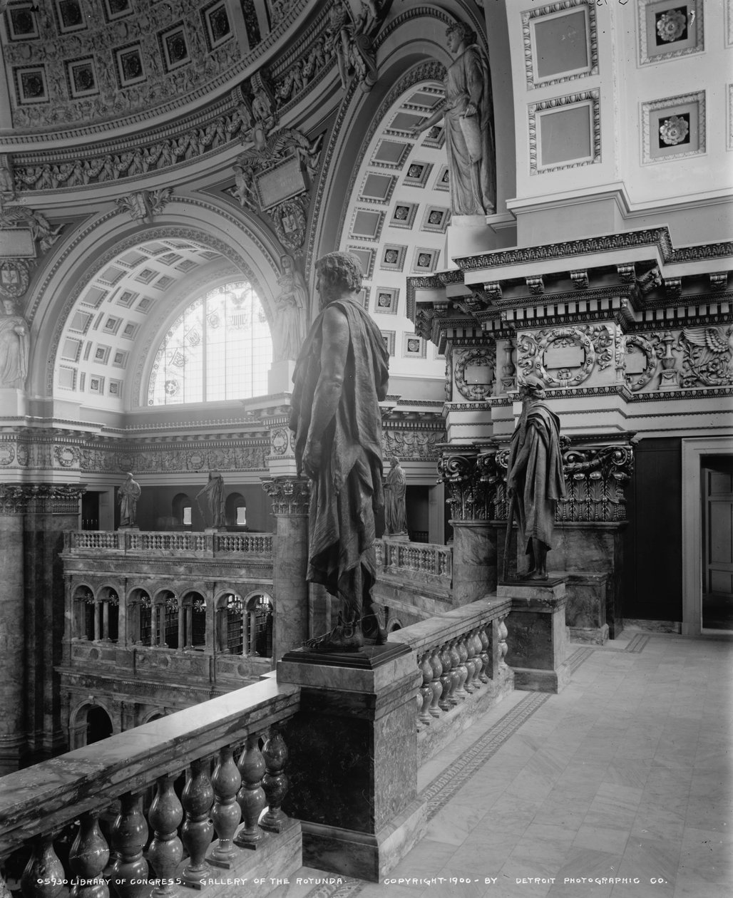 Biblioteka Kongresu, galeria Rotundy, ok. 1900 autorstwa Detroit Publishing Co.
