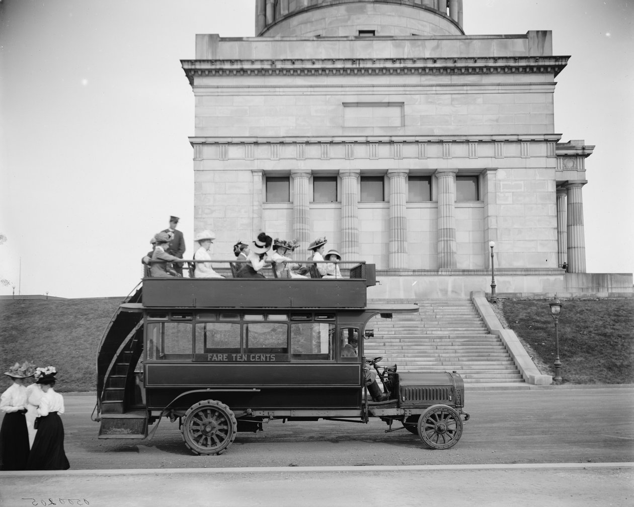 Auto z gumową szyją, Riverside Drive, Nowy Jork, NY, 1900 autorstwa Detroit Publishing Co.