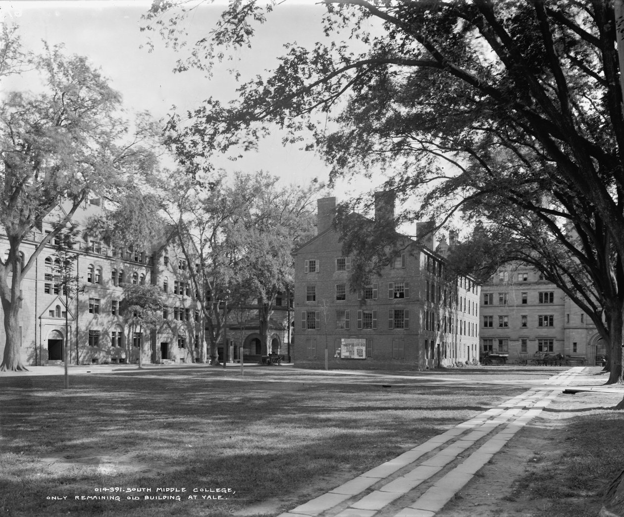 South Middle College, pozostały tylko stary budynek w Yale, ok. 1900-06 autorstwa Detroit Publishing Co.