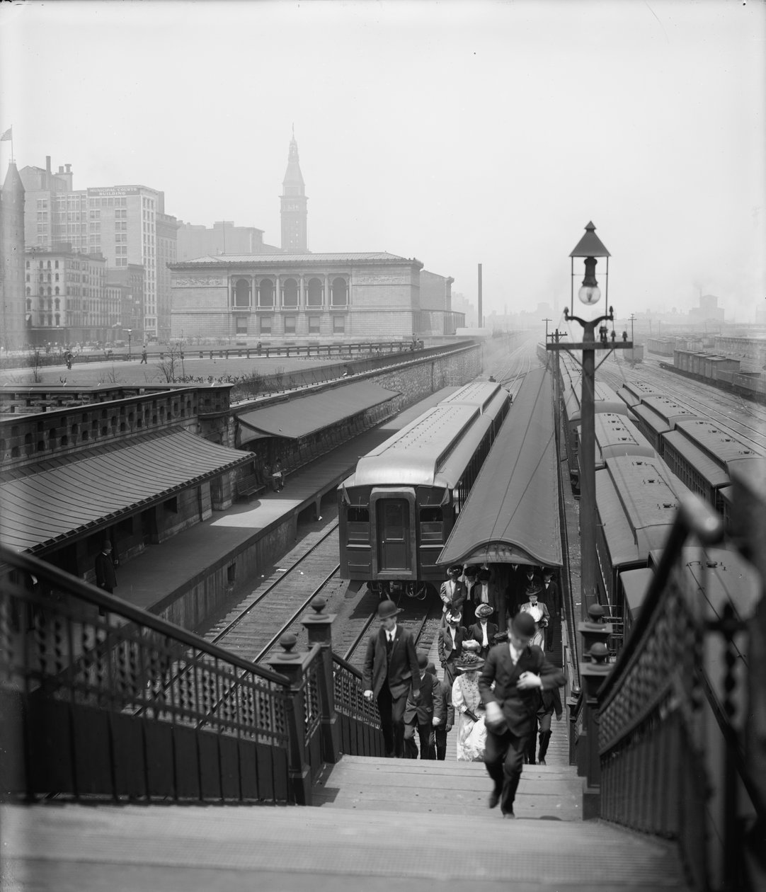 Przyjazd do Chicago z przedmieść, ok. 1907 (zdjęcie czarno-białe) autorstwa Detroit Publishing Co.