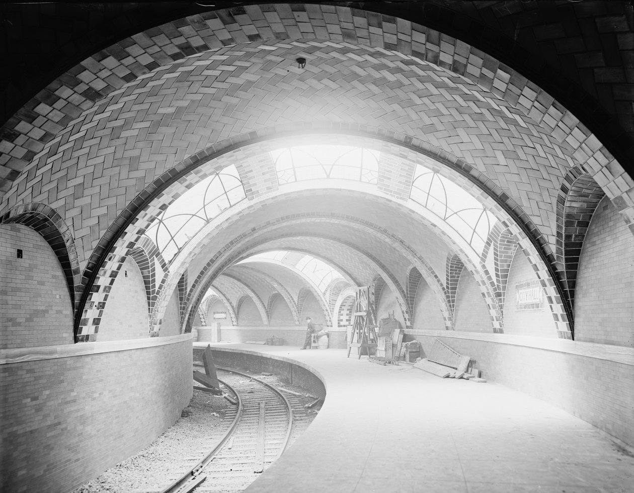 Stacja metra City Hall, Nowy Jork, ok. 1904 (zdjęcie czarno-białe) autorstwa Detroit Publishing Co.
