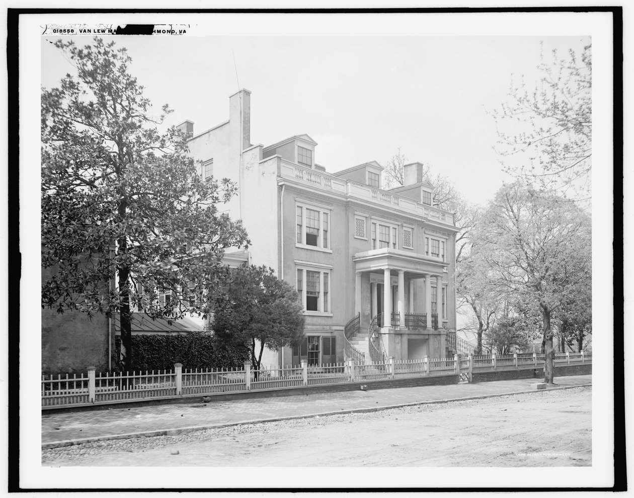 Posiadłość Elizabeth Van Lew, Richmond, VA, przed 1911 (zdjęcie b/w) autorstwa Detroit Publishing Co.