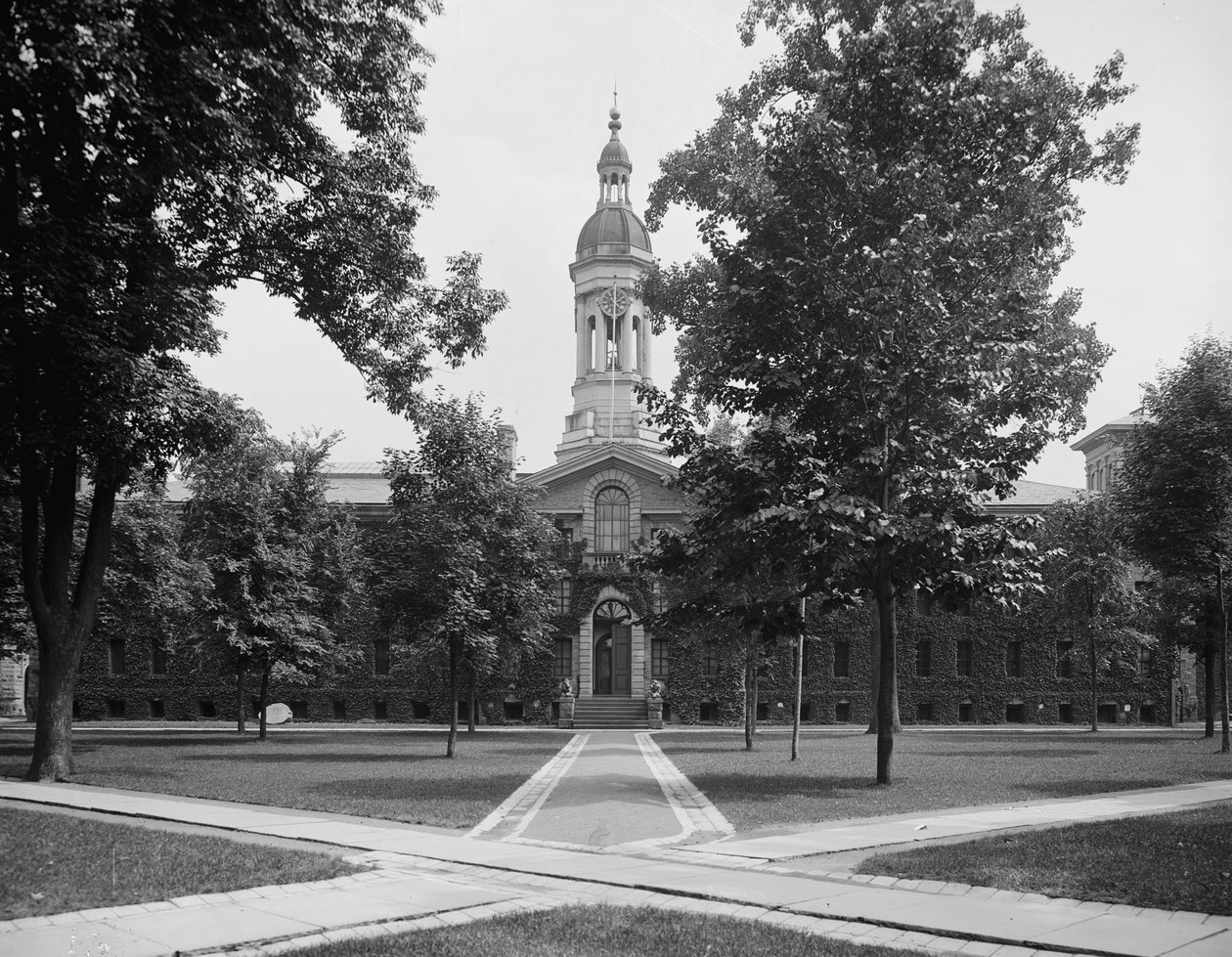 Nassau Hall, Princeton University, NJ, c.1903 autorstwa Detroit Publishing Co.