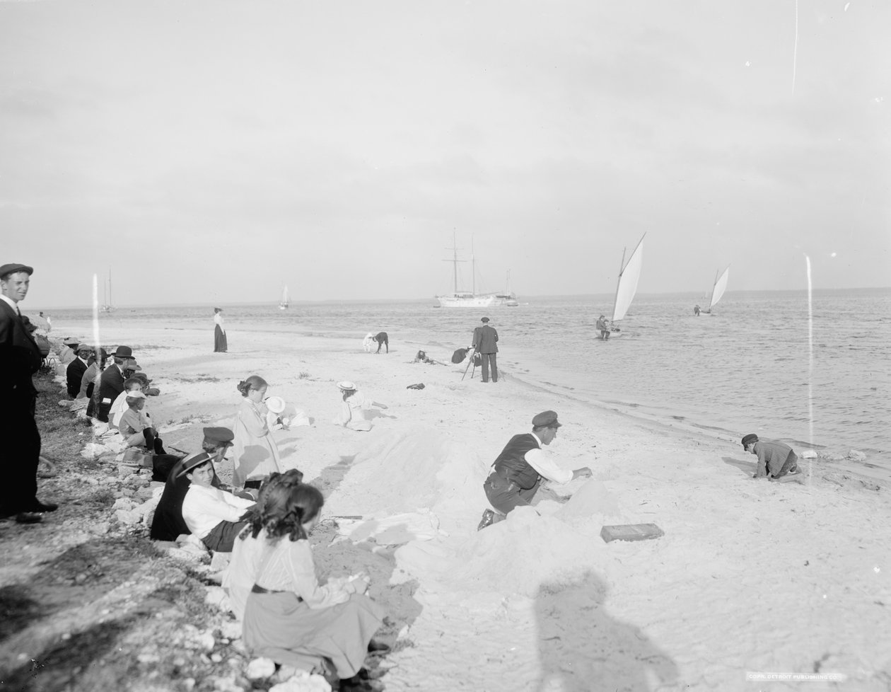 Na brzegu Biscayne Bay, Miami, Floryda, ok. 1905 (zdjęcie czarno-białe) autorstwa Detroit Publishing Co.