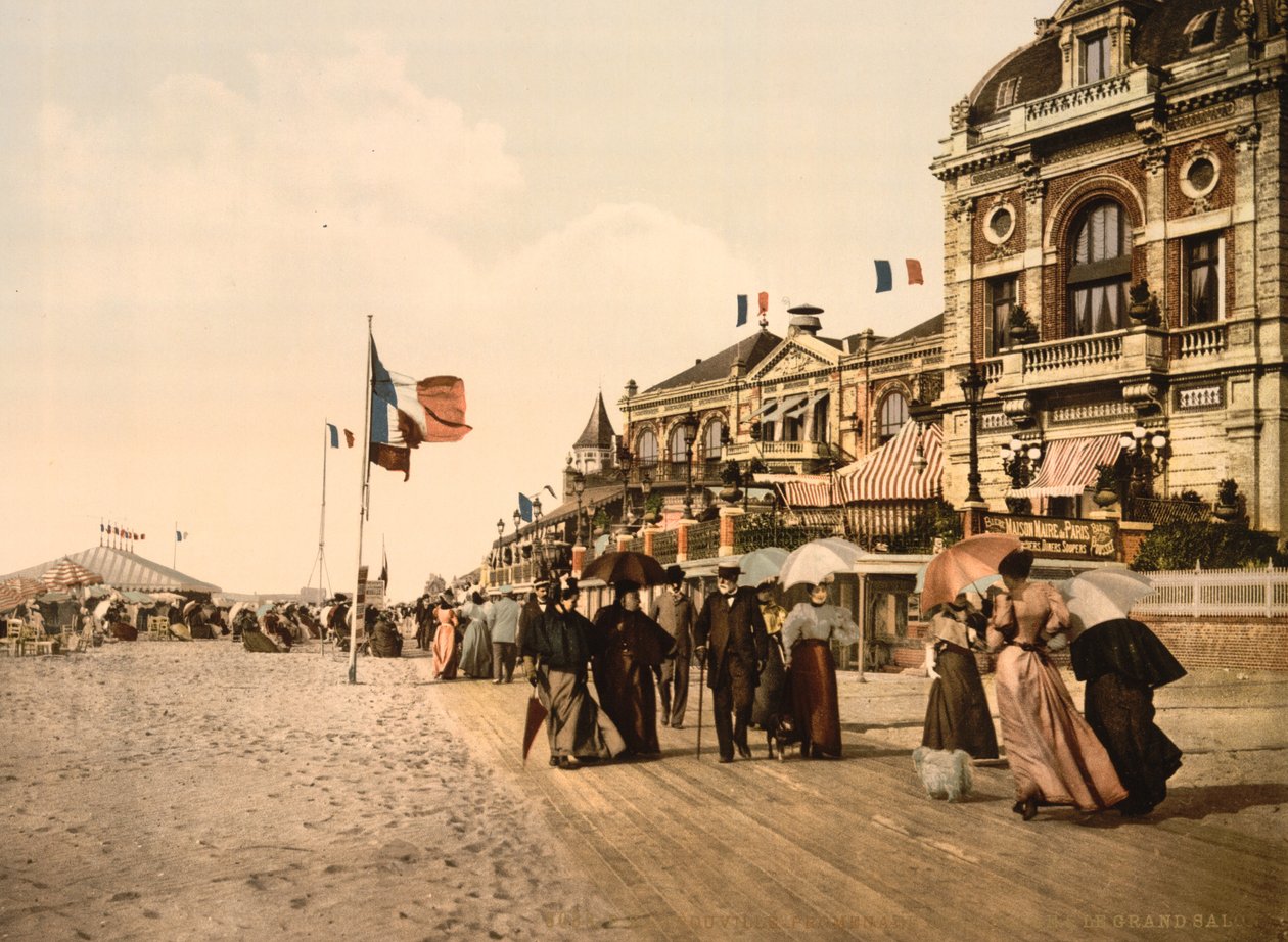 Promenada i Wielki Salon, Trouville-sur-Mer, Francja, ok. 1905 r. (zdjęcie pokolorowane) autorstwa Detroit Publishing Co.