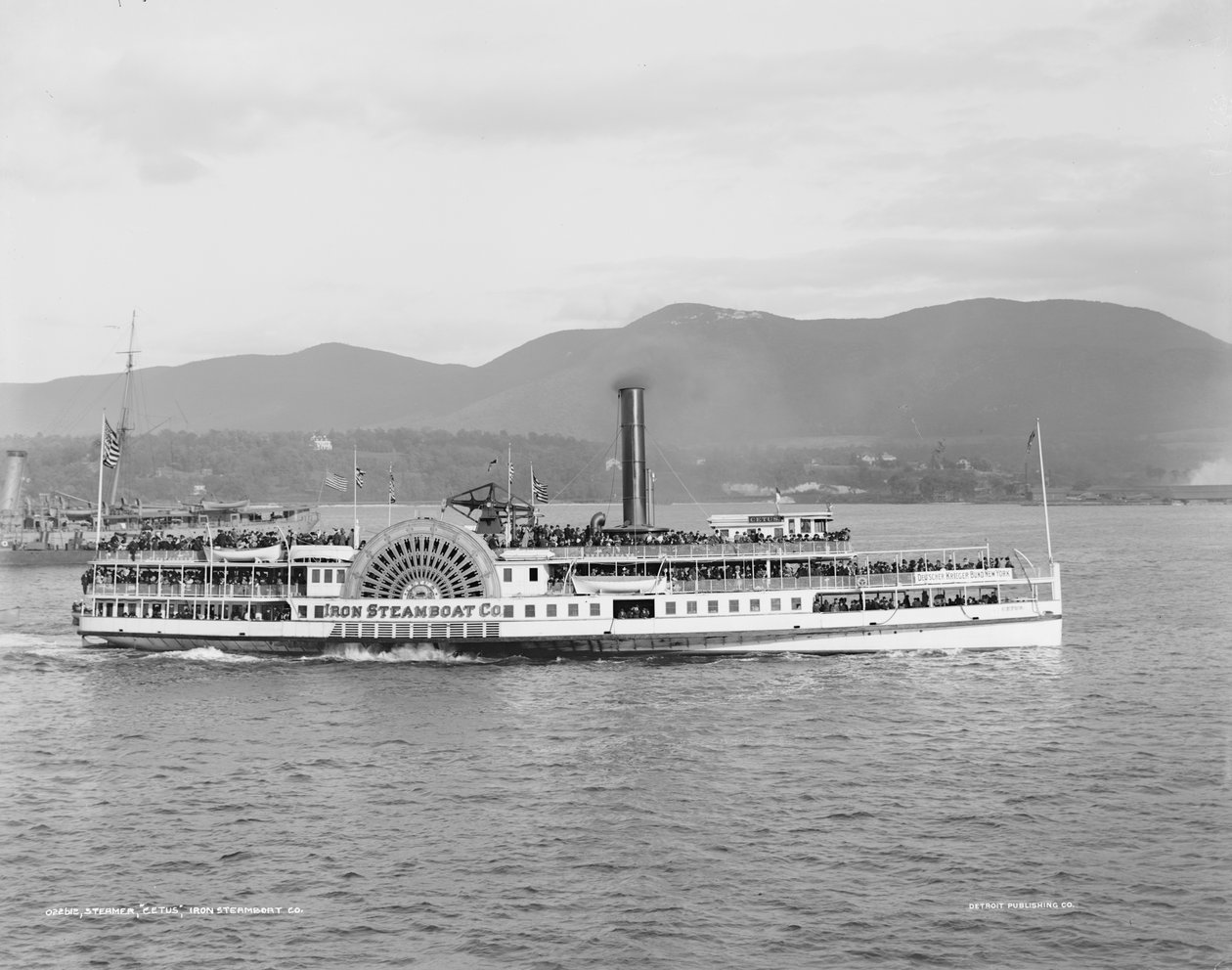 Parowiec Cetus, Iron Steamboat Co. 1909 autorstwa Detroit Publishing Co.
