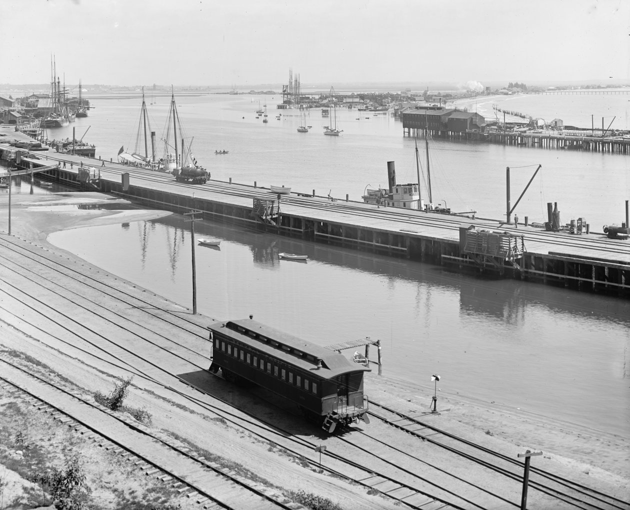 Port, San Pedro, Kalifornia, ok. 1880-99 autorstwa Detroit Publishing Co.