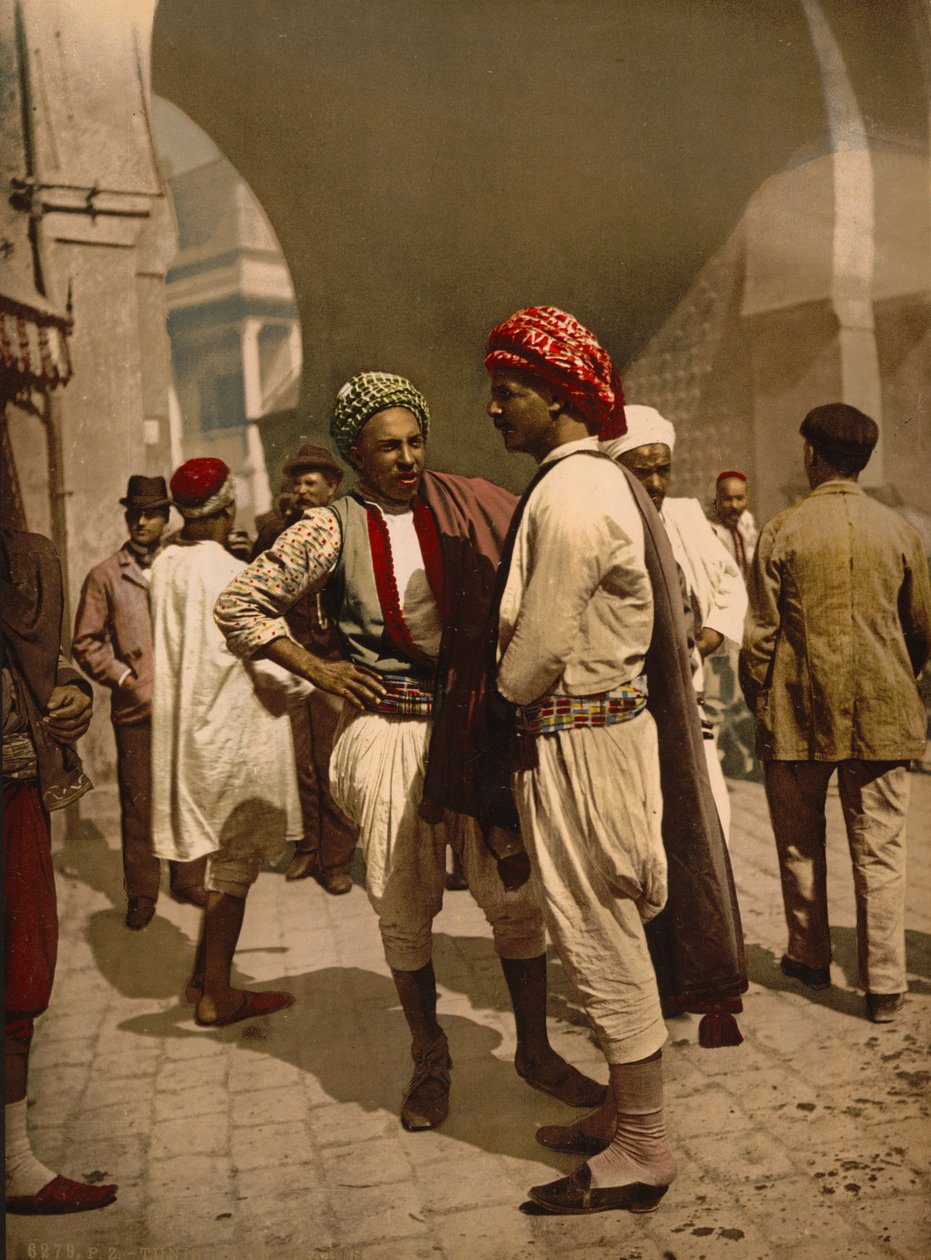 Mężczyźni w turbanie w Tunisie, ok. 1899 (fotochrom) autorstwa Detroit Publishing Co.
