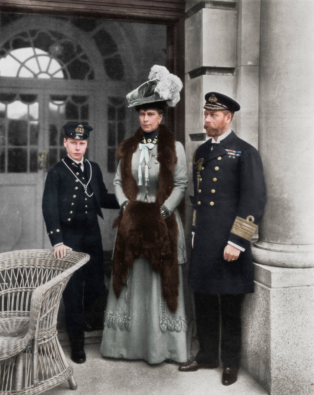„Nasz król marynarz, jego małżonka i dziedzic tronu marynarzy”, 1910 autorstwa Dinham