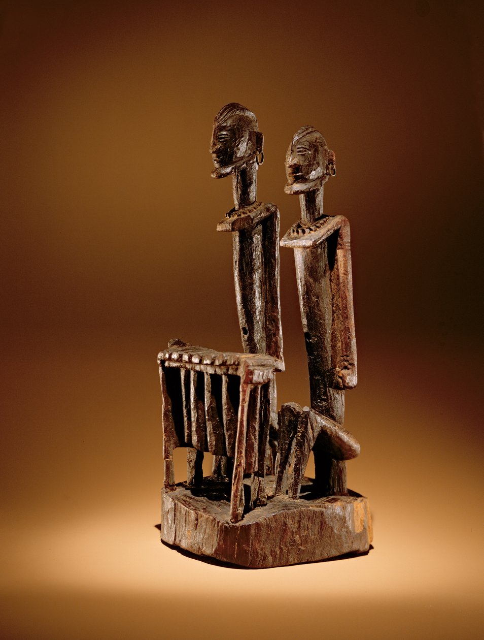 Figurki z ksylofonem (drewno i metal) autorstwa Dogon Culture