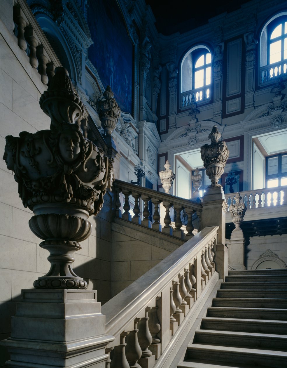 Spojrzenie na Grand Staircase of Honor autorstwa Domenico Ferri (1864-1865), Pałac Królewski (Palazzo Reale), Turyn (Lista Światowego Dziedzictwa UNESCO autorstwa Domenico Ferri