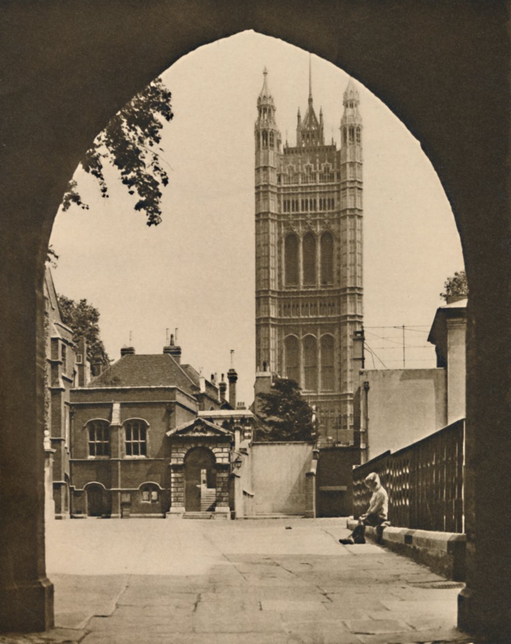 Little Deans Yard w Westminster: widok angielskiej szkoły publicznej, c1935. autorstwa Donald McLeish