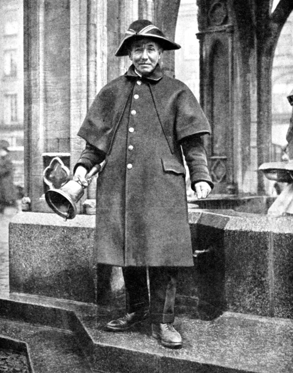 Krzyk miejski, Cambridge, Anglia, 1936 autorstwa Donald McLeish