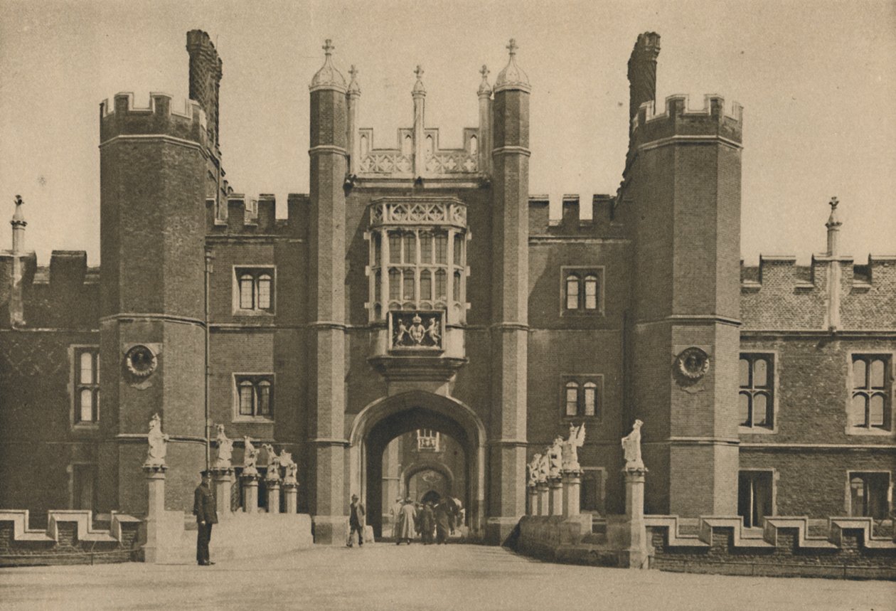Wolseys West Fasada pałacu Hampton Court i Disinterred Bridge, c1935. autorstwa Donald McLeish