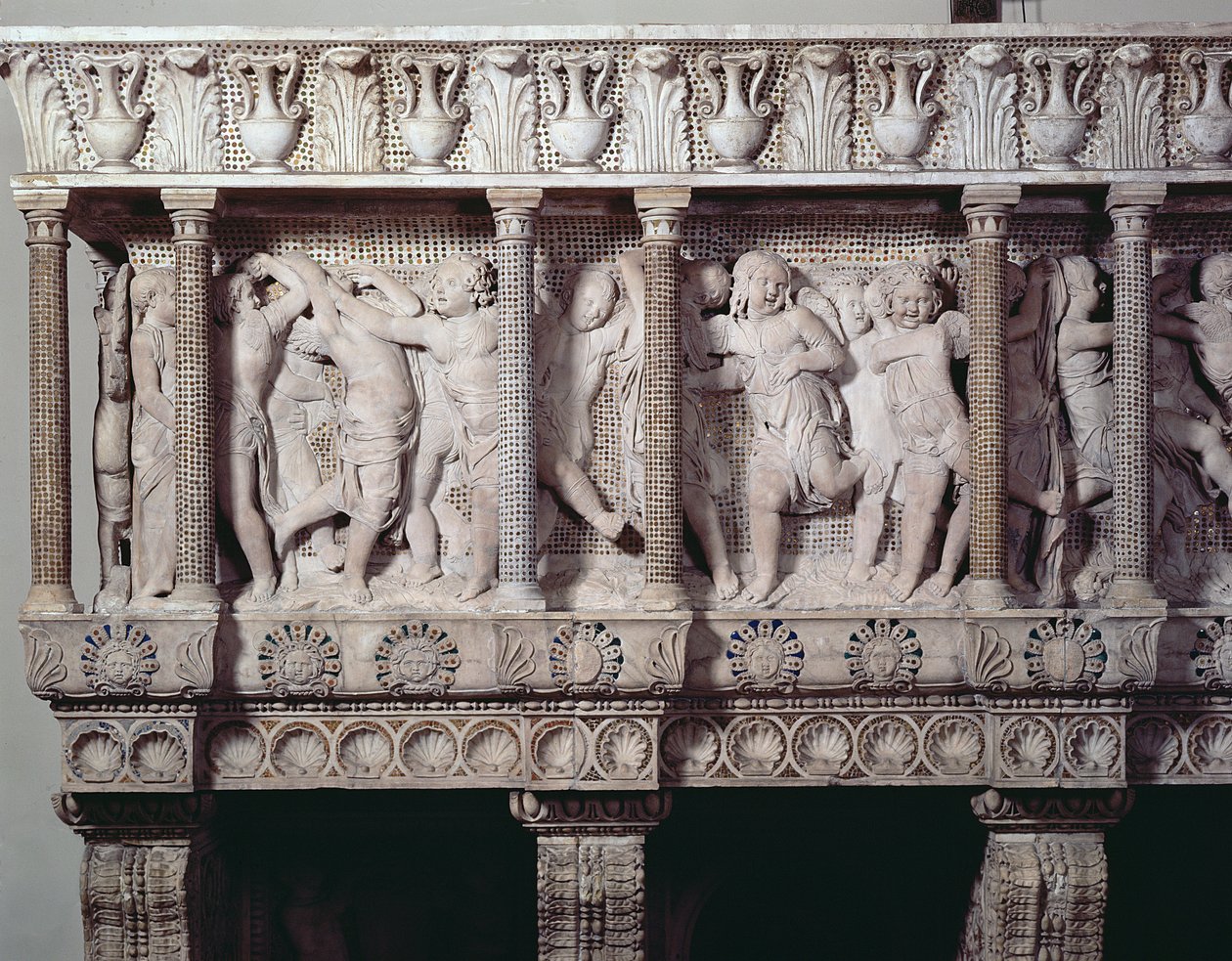 Detal z Cantorii, ok. 1433-39 (marmur) (patrz także 340290, 139097-98) autorstwa Donatello