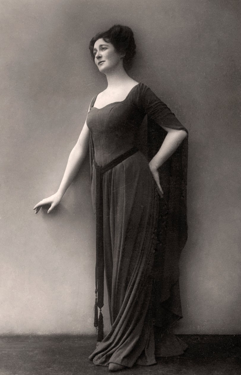 Miriam Clements, brytyjska aktorka i performerka, 1910. autorstwa Dover Street Photo Studio