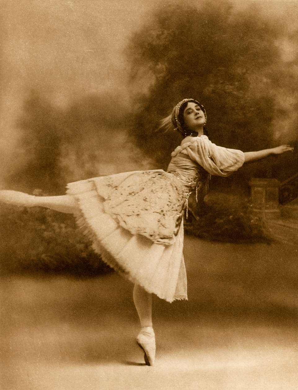 Madame Karsavina, ok. 1913. autorstwa Dover Street Studios