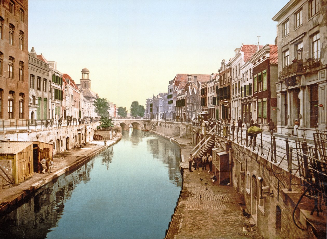 Widok z widokiem na Oudegracht w Utrechcie, 1890-1900 autorstwa Dutch Photographer