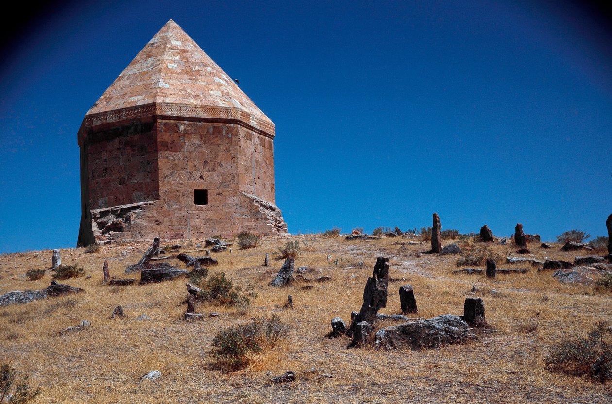 Anonimowy mauzolee na starym cmentarzu autorstwa Dynasty Seljuq