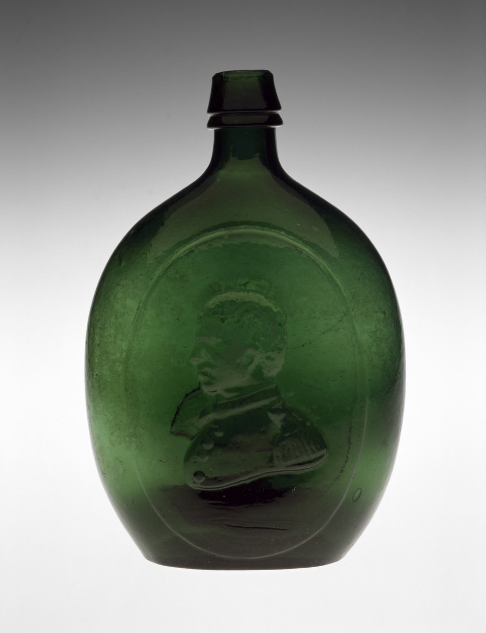 Figurka Kolba, ok. 1847 (szkło bezołowiowe) autorstwa Dyottville Glass Works