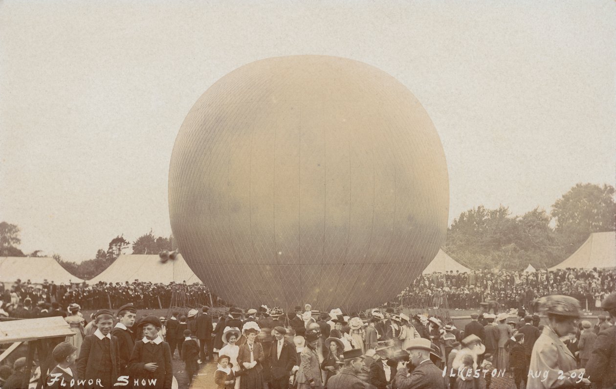 Balon na ogrzane powietrze na Ilkeston Flower Show, Derbyshire, 2 sierpnia 1909 autorstwa EB Turner