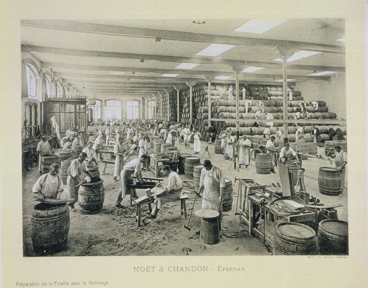Przygotowanie beczek do winobrania, z "La France Vinicole", opublikowanego przez Moet und Chandon, Epernay (fotolitografia) autorstwa E.M. Choque