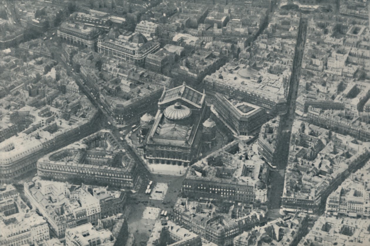 Centralna cecha architektoniczna Paryża wzmocniona przez przewidywanie w projektowaniu ulic, c1935 autorstwa ENA