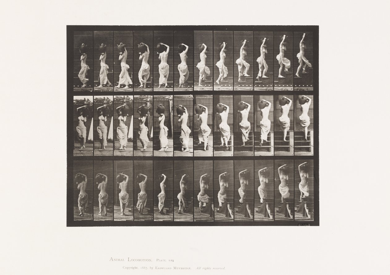 Płyta 105. Skręcanie, wchodzenie po schodach, dzban z wodą na lewym ramieniu autorstwa Eadweard Muybridge
