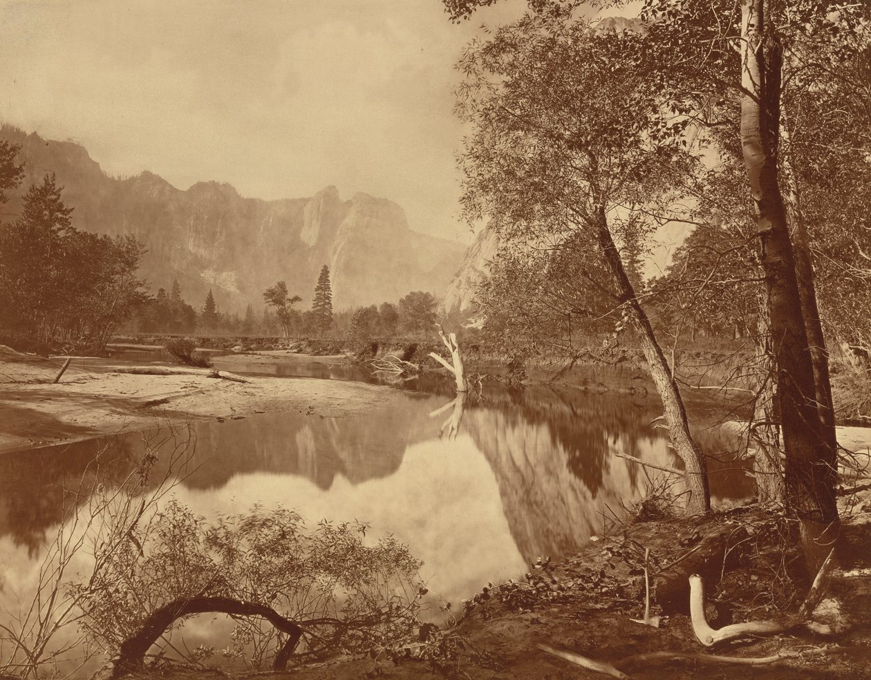 Dolina Yosemite z obozu Mosquito, nr 22,1872 (zdjęcie) autorstwa Eadweard Muybridge