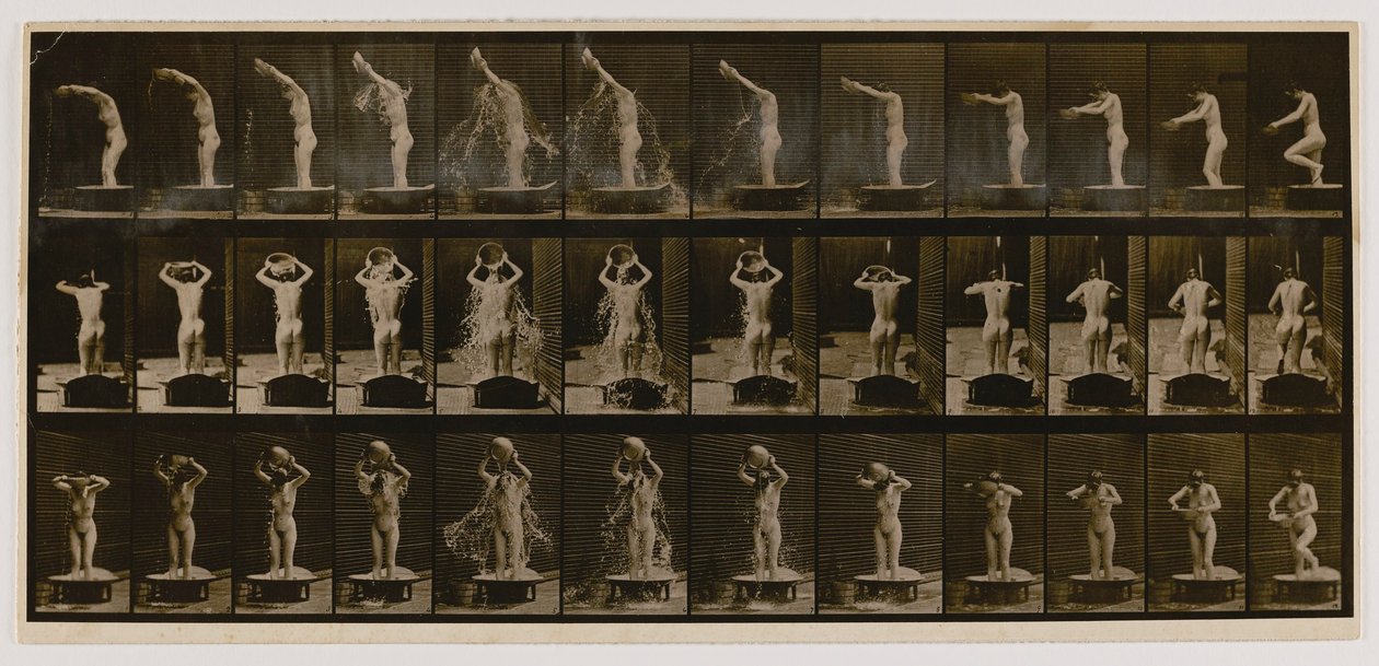 Kobieta wylewająca na głowę miskę wody, z książki Animal Locomotion autorstwa Eadweard Muybridge