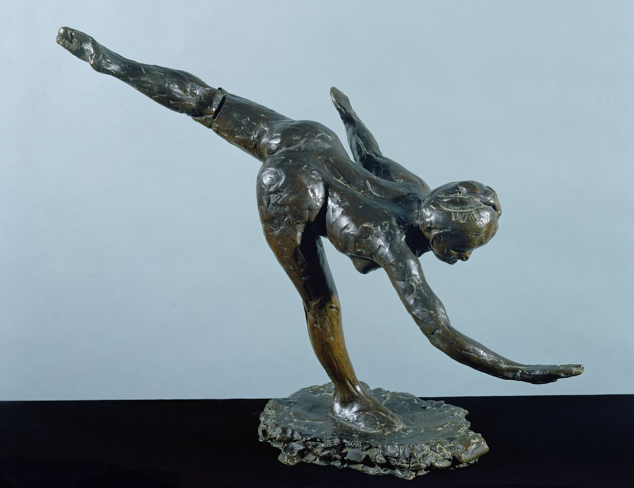 Duża Arabeska, państwo trzecie (brąz) autorstwa Edgar Degas