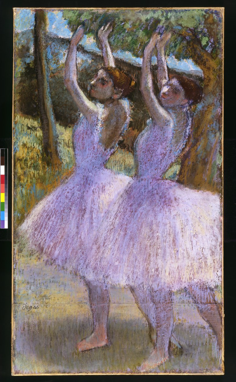 PD.2-1979 Tancerze w fioletowych sukniach, z podniesionymi rękami, ok. 1900 (pastelowa i czarna kreda na papierze) autorstwa Edgar Degas