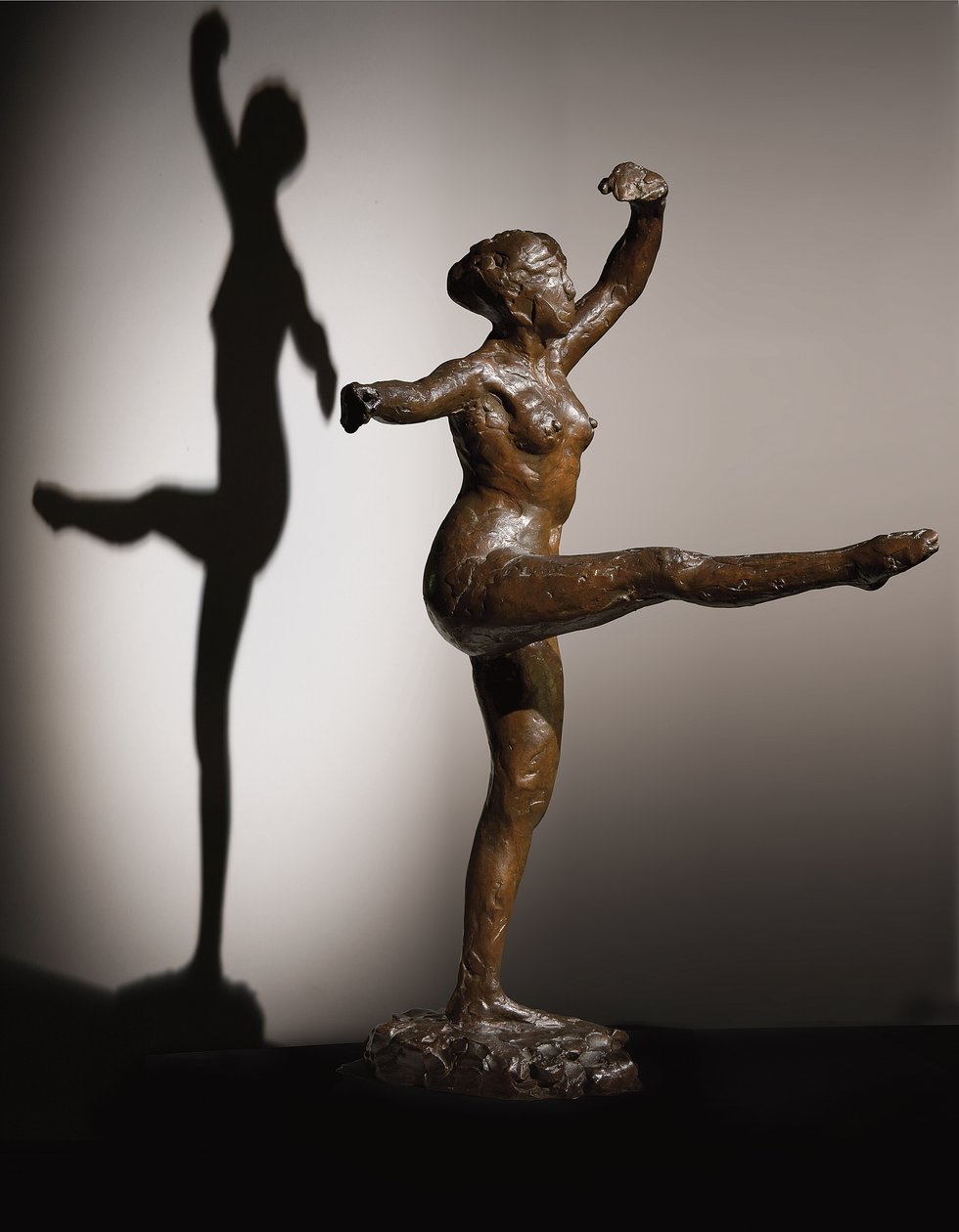 Tancerz, czwarta pozycja z przodu, na lewej nodze, trzecie studium, ok. godz. 1882-1885; ok. 1919-1937 autorstwa Edgar Degas