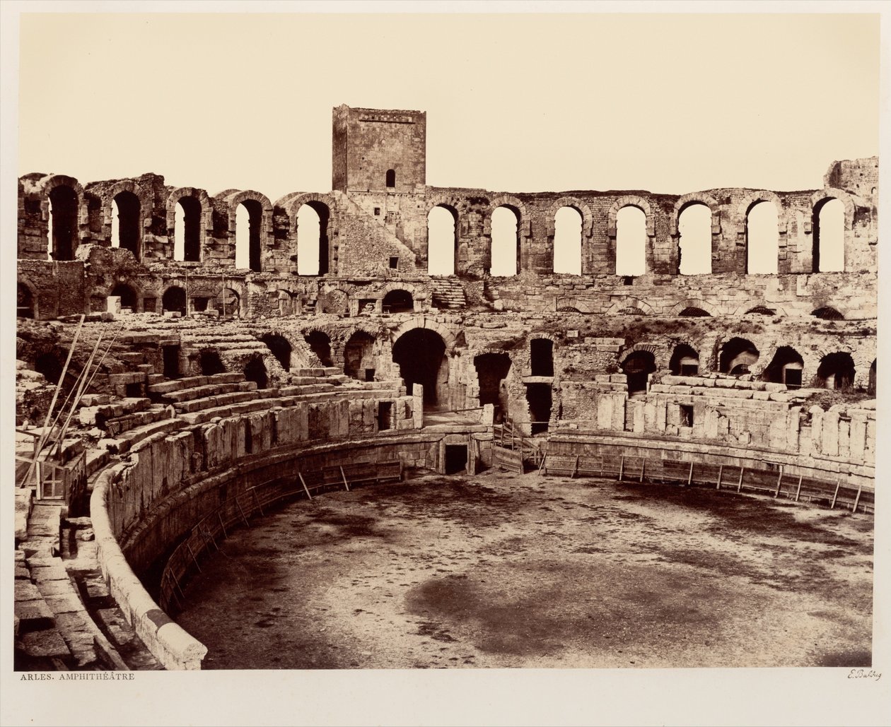 Arles, amfiteatr autorstwa Édouard Baldus