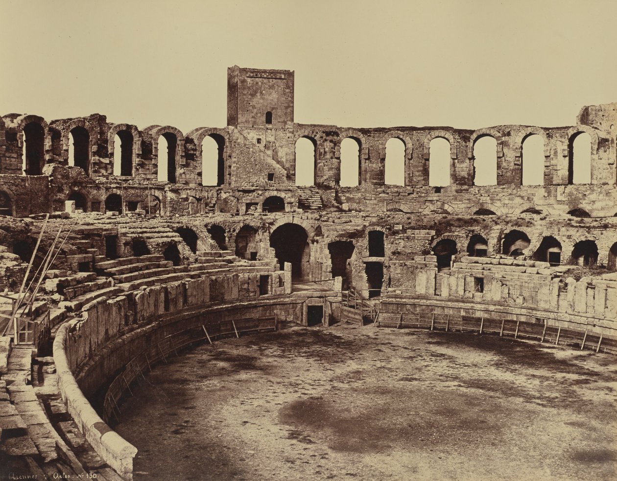 Arles. Amfiteatr autorstwa Édouard Baldus