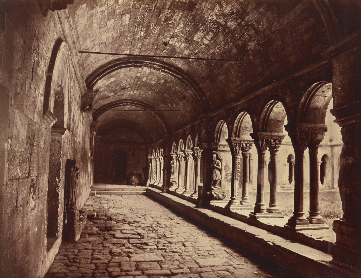 Arles. Krużganek Saint-Trophime autorstwa Édouard Baldus