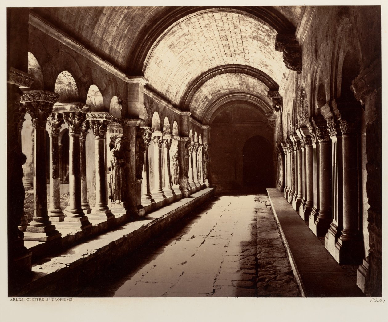 Arles, krużganek Saint-Trophime autorstwa Édouard Baldus