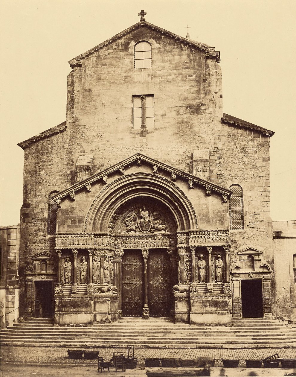 Kościół św. Trofima, Arles autorstwa Édouard Baldus