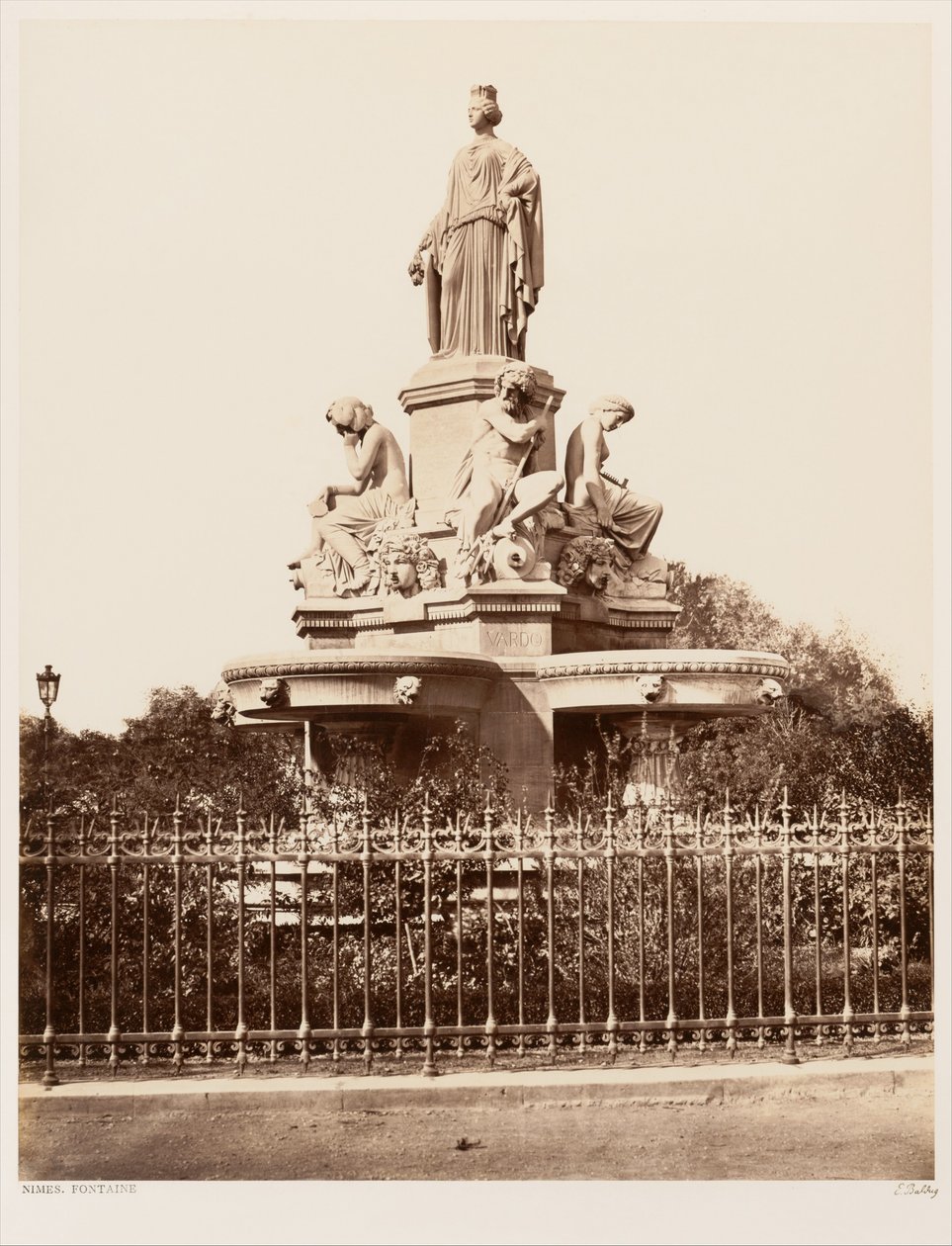 Nîmes, fontanna autorstwa Édouard Baldus