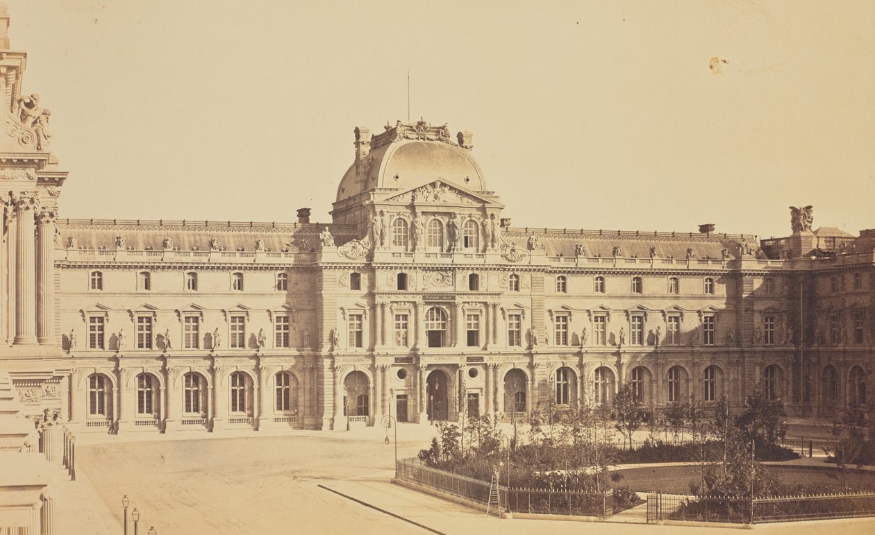 Cour Napoléon i Pawilon Sully widziane ze skrzydła Turgot Luwru w Paryżu autorstwa Édouard Baldus
